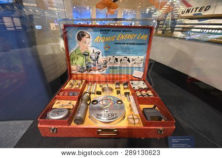 Chicago, Il December 15, 2018, Gilbert U-238 Atomic Energy Lab For Kids On Display At The Museum Of 