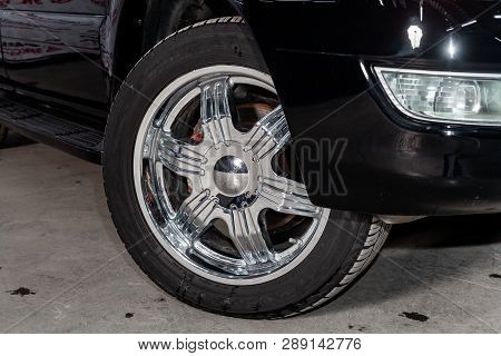 Novosibirsk, Russia - March 11, 2019:  Lexus Lx-470,close-up Of The Wheel. Photography Of A Modern C