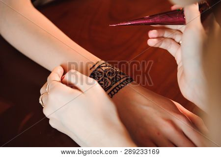 Drawing Process Of Henna Menhdi Ornament On Womans Hand