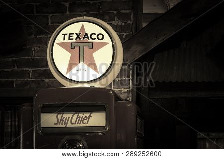 Frankenmuth, Michigan, Usa - October 9, 2018: Retro Texaco Gas Pump With Illuminated Gas Globe.