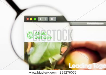 Los Angeles, California, Usa - 13 March 2019: Illustrative Editorial, Royal Ahold Delhaize N.v. Webs