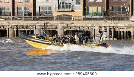 London, United Kingdom - Februari 21, 2019: A Ribcraft Speedboat Operated As A Tourist Attraction On