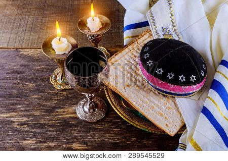 Eve Passover Symbols Of Great Jewish Holiday Pesach Matzoh
