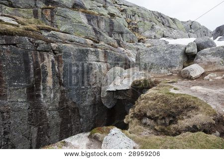 Kjerag Boulder