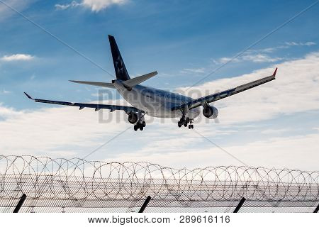 Moscow, Russia - March 14, 2019: Aircraft Airbus A330-200 Tc-lnb Of Turkish Airlines Going To Landin