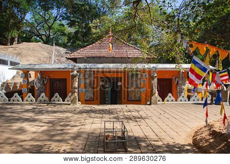 Badulla,sri Lanka - January 27,2019: Dhowa Raja Maha Viharaya Temple, Sri Lanka. The Temple Has Gain