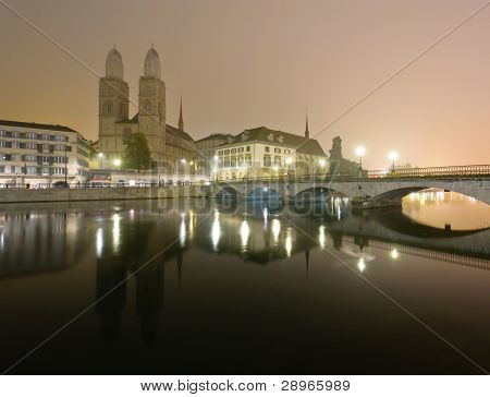 Zürich om natten