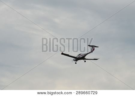 Phuket, Thailand - Apr 26, 2018. A Da-40d Diamond Star Private Jet Landing At Phuket Airport (hkt).