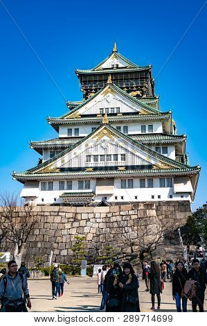Osaka, Japan - 4 Mar 2018: Japanese, Tourists, Travelers Walked Around Osaka Castle In Mar 2018 With