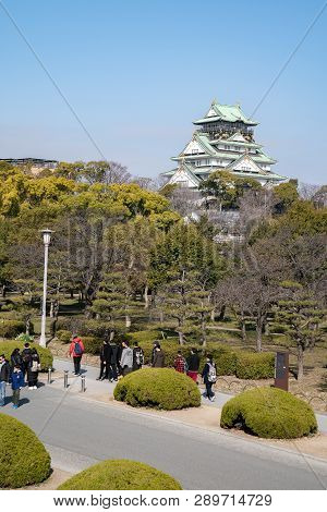 Osaka, Japan - 4 Mar 2018: Japanese, Tourists, Travelers Walked Around Osaka Castle In Mar 2018 With