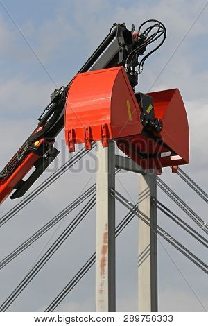 Heavy Duty Open Clamshell Buckets With Horizontal Hydraulic Cylinder