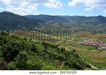 Poombarai Village And Terraced Farming In Kodaikanal