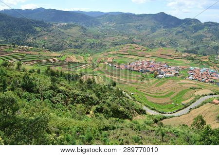 Poombarai Village And Terraced Farming In Kodaikanal