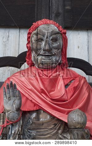 Nara, Japan - September 27, 2018 : Portrait Of The Wooden Statue Of Binzuru (pindola) At The Entranc