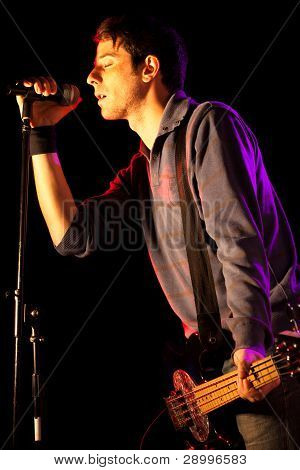 Bassist singen