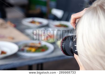 Russia Kemerovo 2019-03-10 Girl Photographer Taking Pictures On Professional Camera Canon 5D Mark Iv