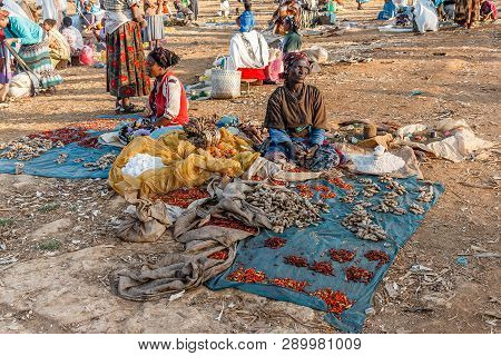 Chencha, Ethiopia - December 05, 2013: Ethiopian Women Trade In The Local Market
