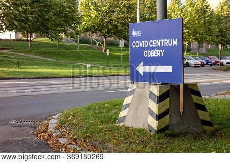 Ostrava, Czech Republic - October 3, 2020: Sign With An Arrow Showing The Place For Covid-19 Testing