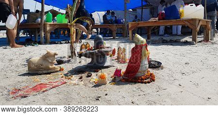 Garhmukteshwar, Uttar Pradesh/india - October 4, 2020: At The Bank Of River Ganges, Lord Shiva