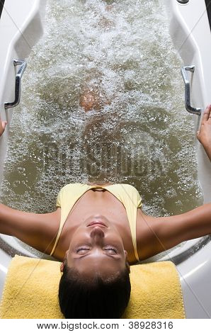 ภาพเหมือนของหญิงงามในสปาจากุซซี่