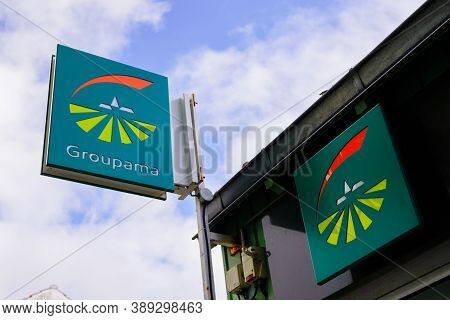 Bordeaux , Aquitaine / France - 10 10 2020 : Groupama Green Text And Two Logo Sign Front Of Office F