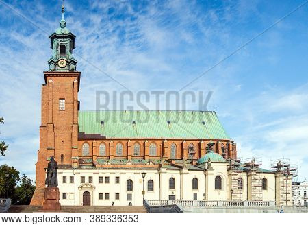 View Of Cathedral Basilica In The City Center Of Gniezno, Popular Tourist Destination: Gniezno / Pol
