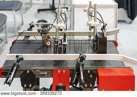 High Performance And Accuracy Automatic Sensor Detector For Inspection Set Up On Belt Conveyor Of Qu