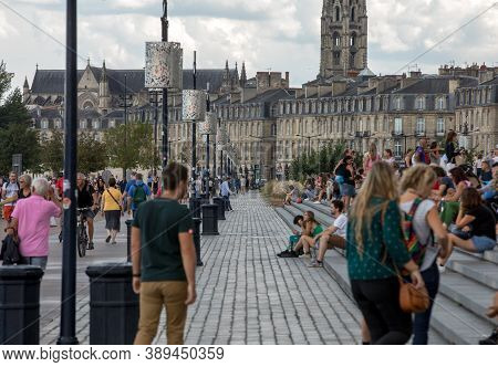 Bordeaux, France - September 9, 2018: A Crowd Of People On Quai De La Douane And Richelieu In  Borde