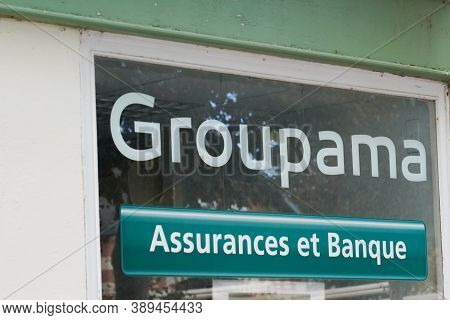 Bordeaux , Aquitaine / France - 10 10 2020 : Groupama Logo And Text Sign Office Front Of Windows Off