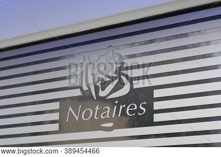 Bordeaux , Aquitaine / France - 10 10 2020 : Notaire French Notary Office Sign Logo In Windows Build