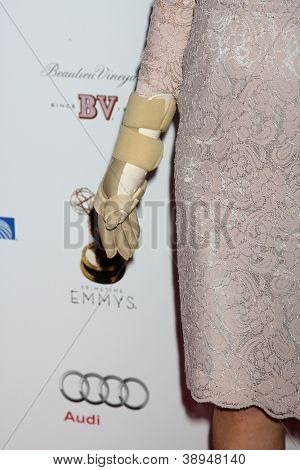 LOS ANGELES - SEP 21: Mayim Bialik มาถึงที่ Emmys Primetime นักแสดงแทนที่ S