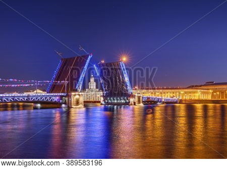 Neva river and open Palace (Dvortsovy) Bridge - St. Petersburg Russia