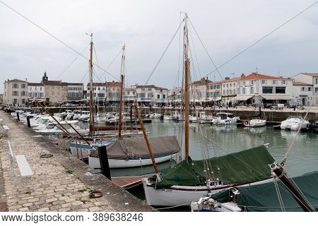 La Flotte En Ré, Charente / France - 05 01 2019 : Port Of La Flotte In Island Ile De Ré In South Wes
