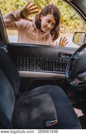 Woman Locked Car And Forget Keys Inside