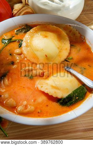 Creamy Italian Cheese Ravioli Soup With Cannellini Beans And Spinach