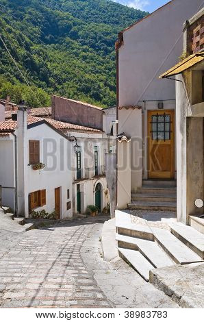 Aleja. Maratea. Basilicata. Włochy.