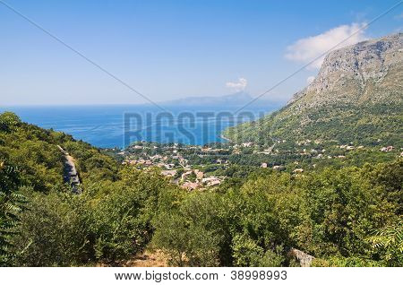 Panoramiczny widok Maratea. Basilicata. Włochy.