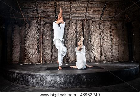 Couple Yoga Garudasana