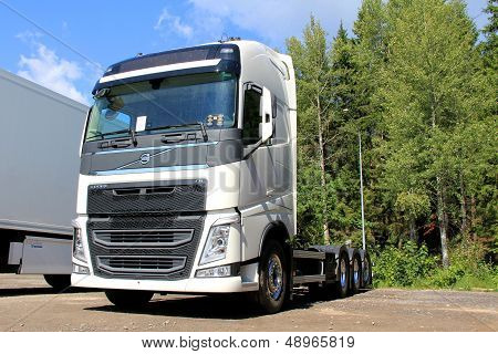 White Volvo FH84R Truck