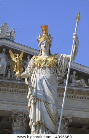 Pallas Athene foran Wiener Parlamentet