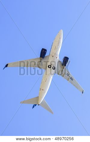 Tarom Airliner