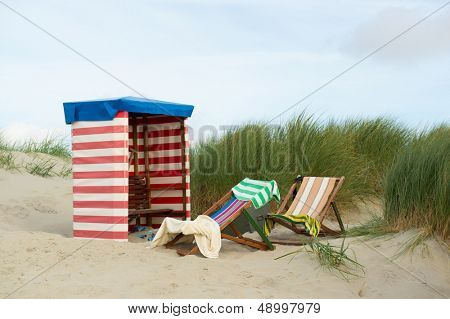Tyske ø Borkum med strandstol og håndklæder
