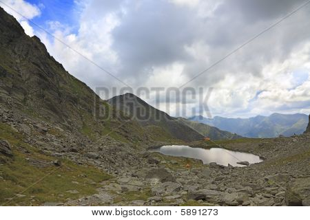 Caltun sø i Fagaras bjergene, Rumænien