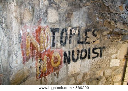 Hiçbir üstsüz No Nudists