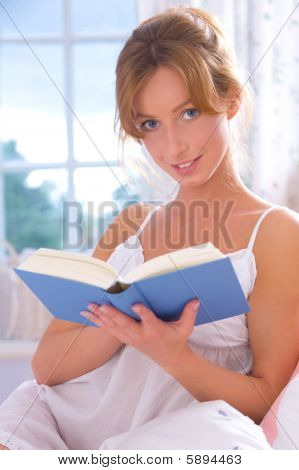 Buch zu lesen