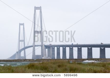 Pylon bro