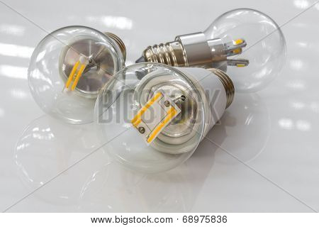 E27 Led Bulbs With Different Light-emitting Chips In Transparent Glass Bulb