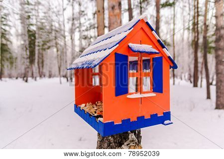 Bird feeder