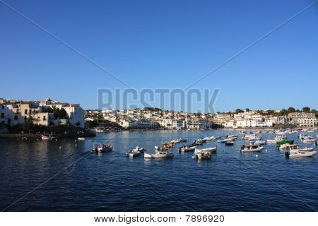 เรือในอ่าว Cadaques