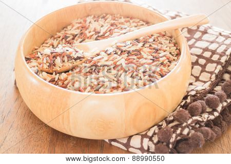 Multi Whole Grain Of Organic Jasmine Rice